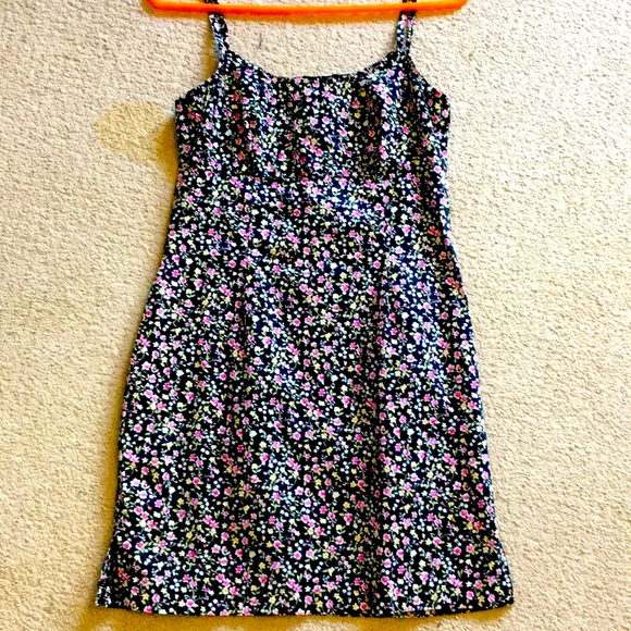 Spaghetti strap summer floral dress - Picture 4 of 16